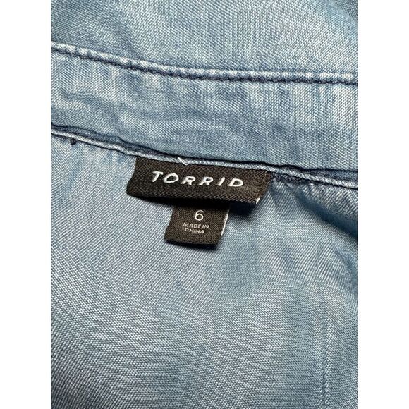 Torrid Women Chambray Denim Button Down Long Sleeve Plus Size: 6X - Picture 7 of 8